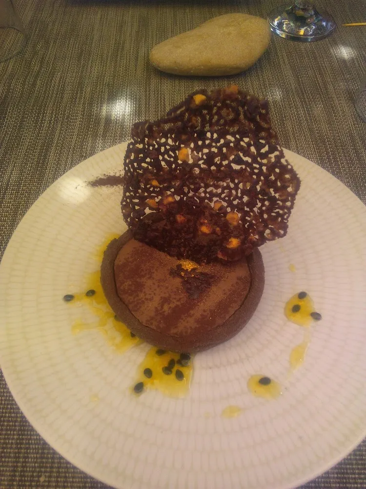 Tartelette Chocolat Et Maracudja Tuile Cacahuètes Grillées